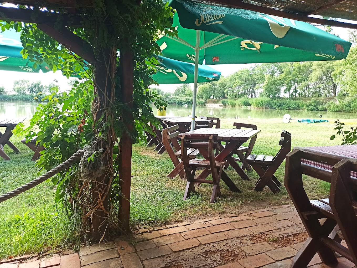 Restoran „Debeljačka jezera“